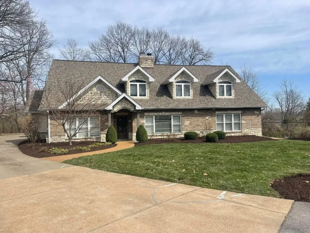 Top-rated yard maintenance in Overland, MO by Ortiz Lawn Care Services