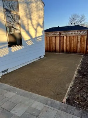 Ortiz Tree service & landscape Logo