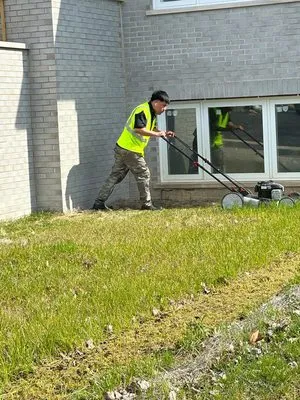 Ortiz’s Lawn care Services Logo