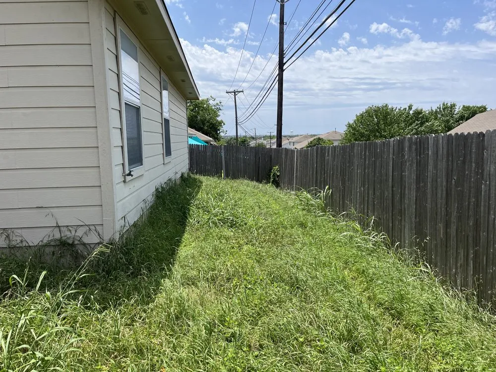 Affordable yard maintenance with custom design across Round Rock, TX - Osbaldo Lawn Care