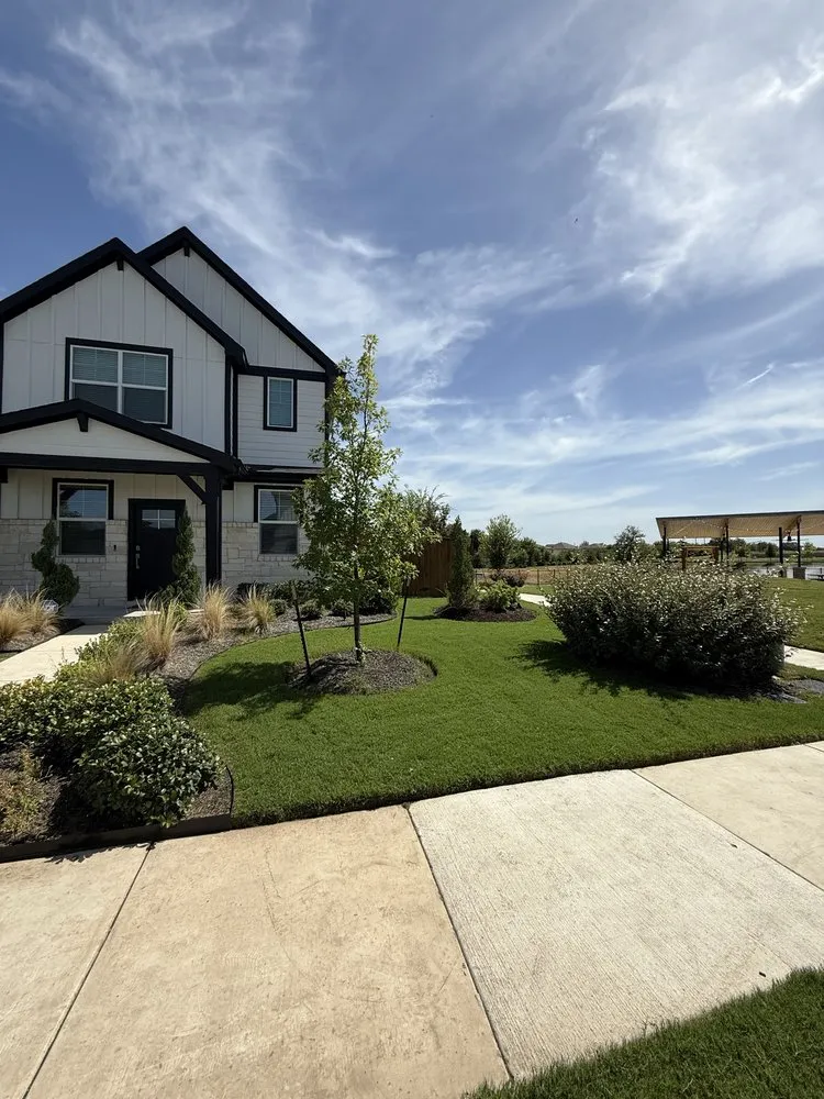 Top-rated garden landscaping with custom design in Round Rock, TX by Osbaldo Lawn Care
