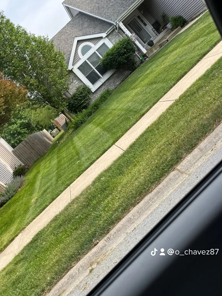 Affordable yard maintenance experts serving Munster, IN - Oscar And Sons Lawn Care Service