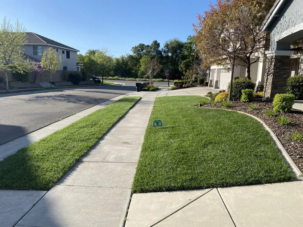 Local lawn mowing service experts serving Roseville, CA - Oscar Espinoza's Landscaping Services