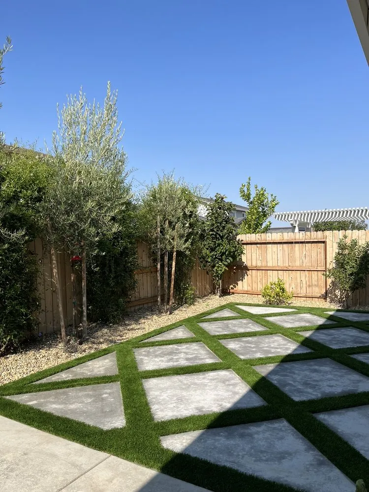 Custom yard maintenance in Roseville, CA - Oscar Espinoza's Landscaping Services