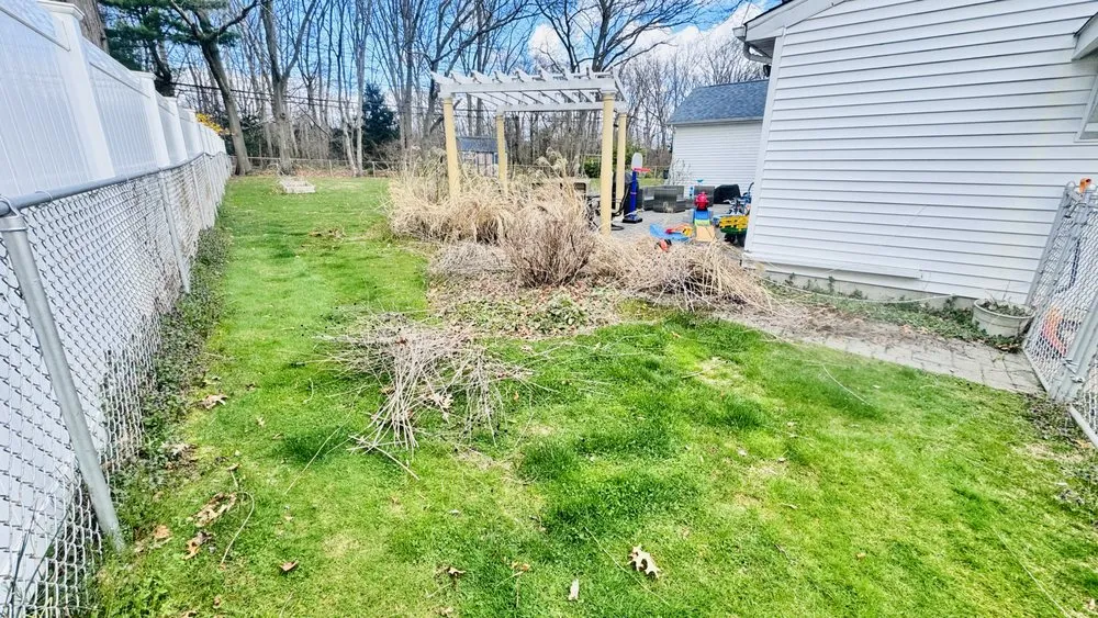 Custom lawn mowing service in Coram, NY by Oscar G Landscaping