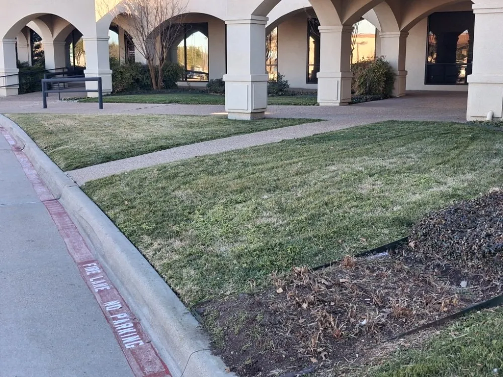 Reliable lawn mowing service in Westworth Village, TX - Oscar Lawn Service