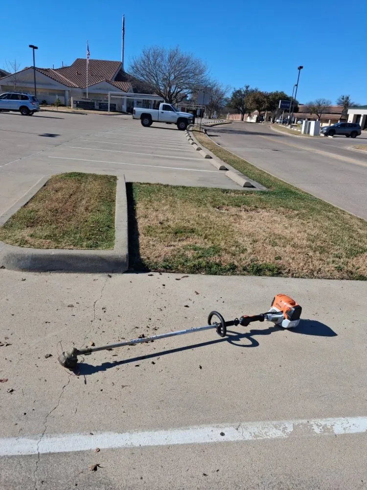 Affordable yard maintenance experts serving Westworth Village, TX - Oscar Lawn Service