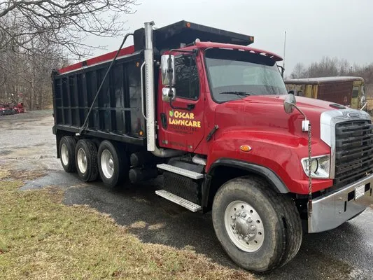 Oscar Lawncare Serv Logo