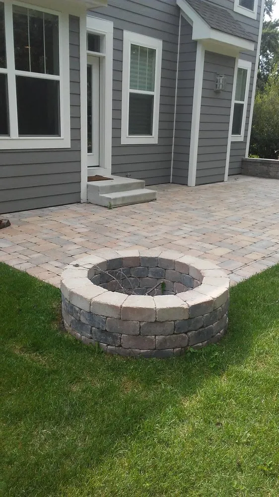 Professional landscaping services in Des Plaines, IL by Oscar Morales Landscaping