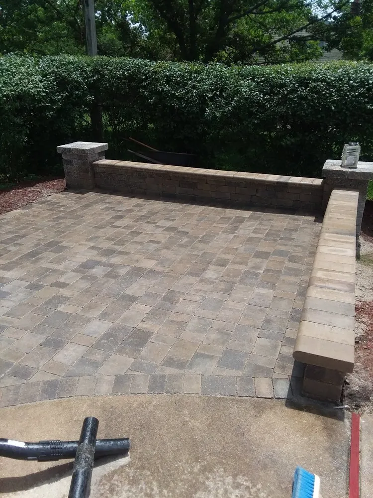 Professional residential landscaping in Des Plaines, IL by Oscar Morales Landscaping