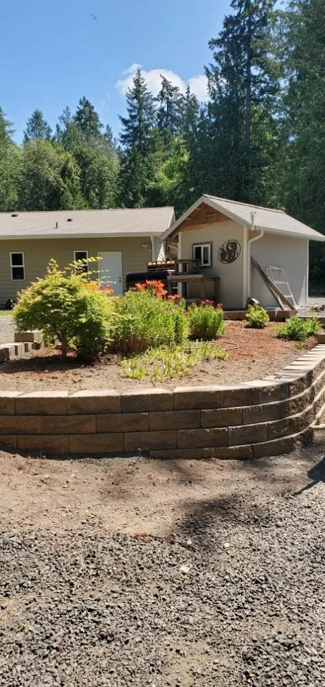 Local outdoor landscaping in Shelton, WA by Oscar's Gardening
