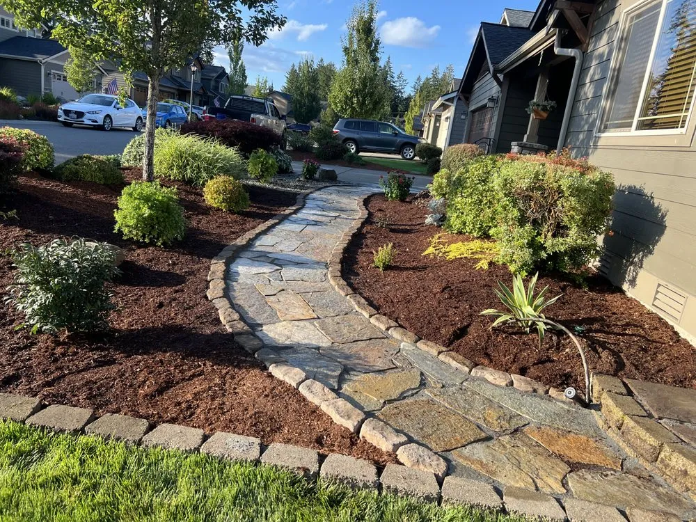 Top-rated landscaping services for beautiful yards in Silverdale, WA by Oscar's Landscaping & Construction