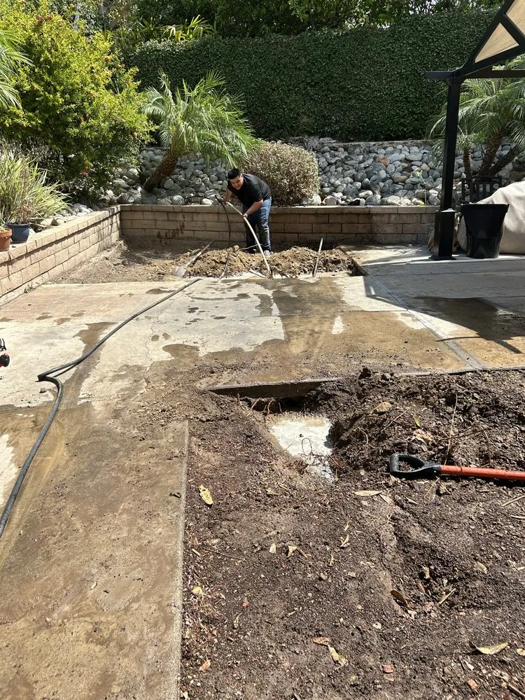 Professional yard cleanup service near you in Pomona, CA by Oscar’s Landscaping Services