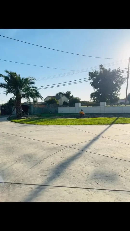 Local lawn care service experts serving Manteca, CA - Oscar’s Lawn Care