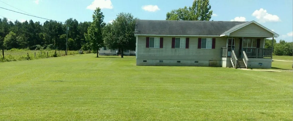 Affordable yard cleanup service for year-round maintenance in Shorter, AL by Oscar's Lawn Service