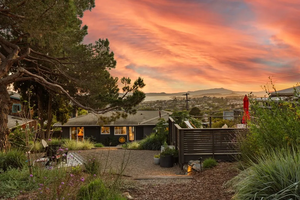 Trusted garden landscaping with custom design in Berkeley, CA by Oscito