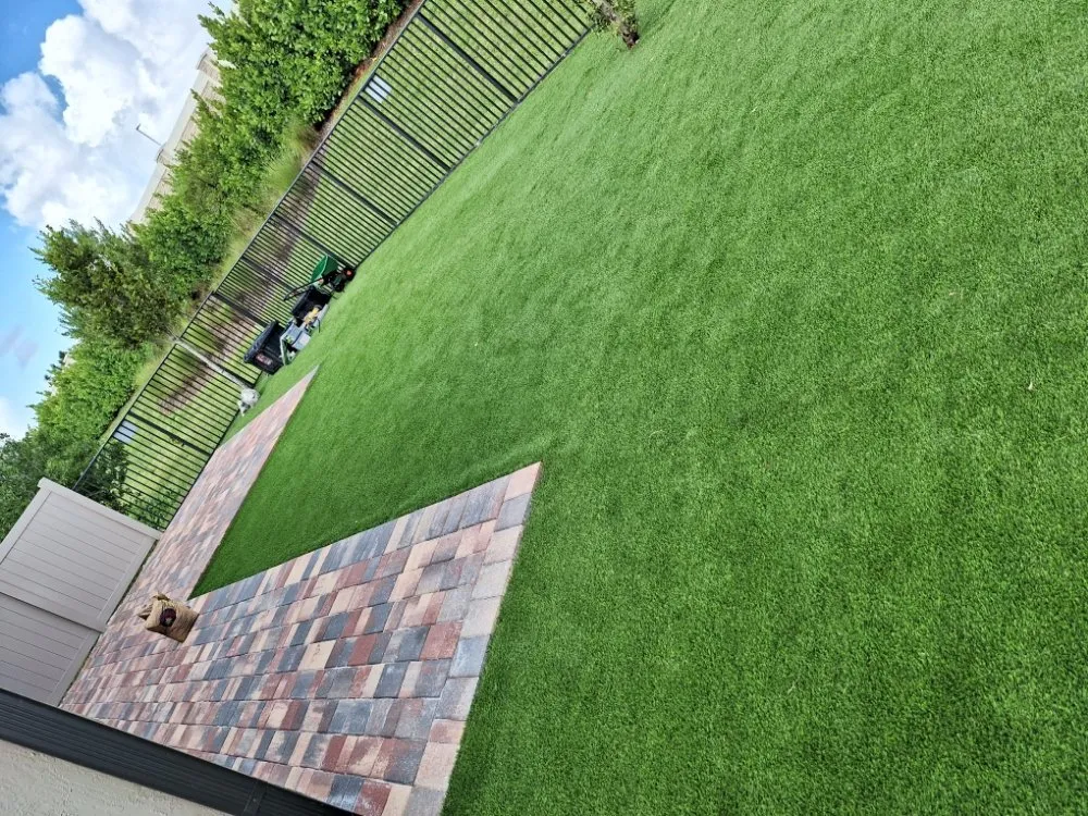 Professional garden landscaping in Lake Worth, FL by Osmel Pavers