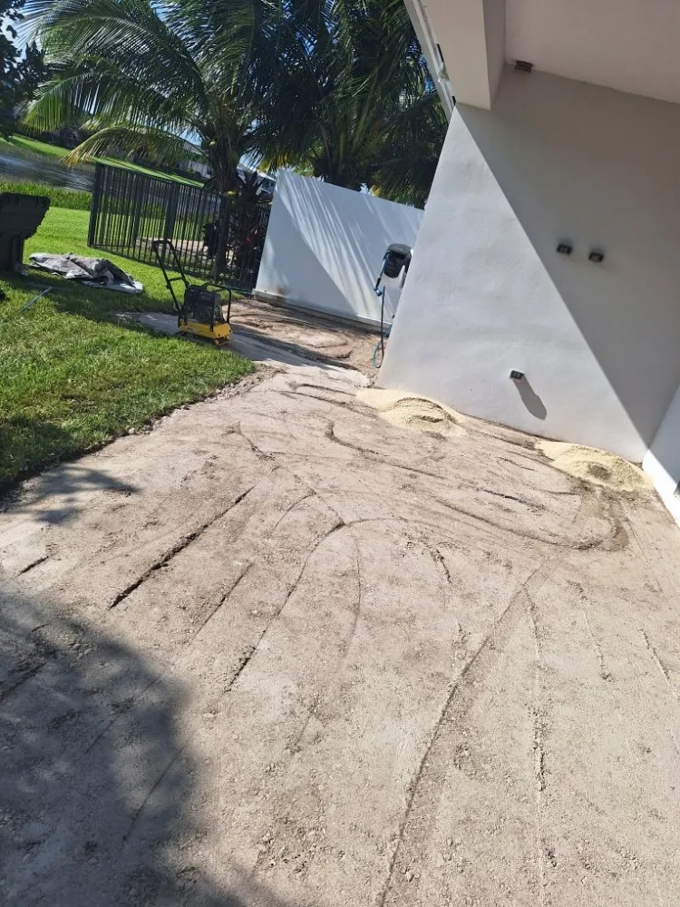 Custom landscape design in Lake Worth, FL - Osmel Pavers