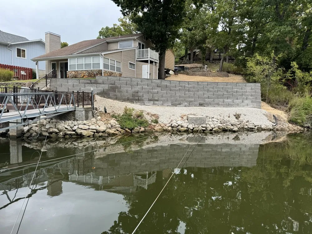 Reliable outdoor landscaping experts serving Lake Ozark, MO - Oso's Landscaping