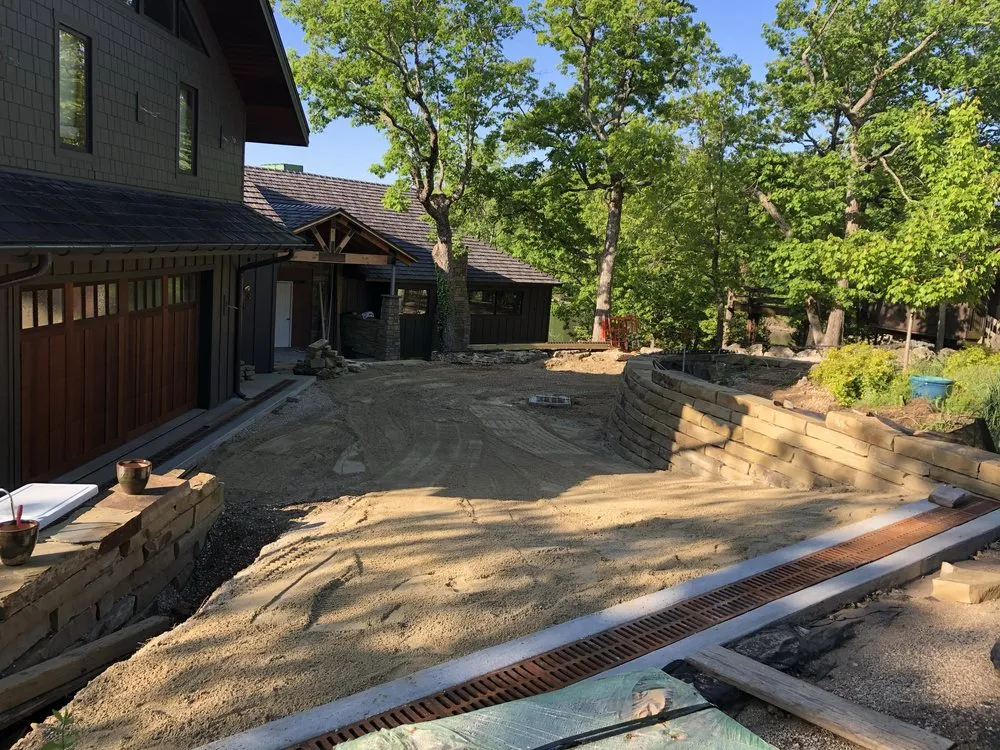 Affordable lawn care service in Lake Ozark, MO by Oso's Landscaping