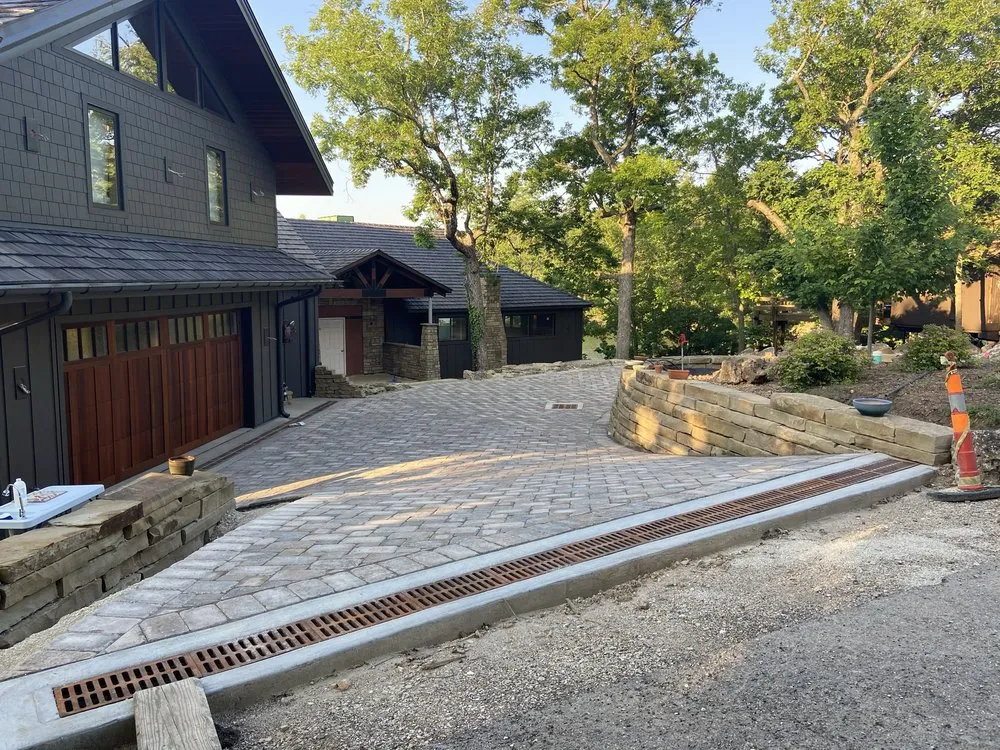 Affordable landscaping services in Lake Ozark, MO - Oso's Landscaping