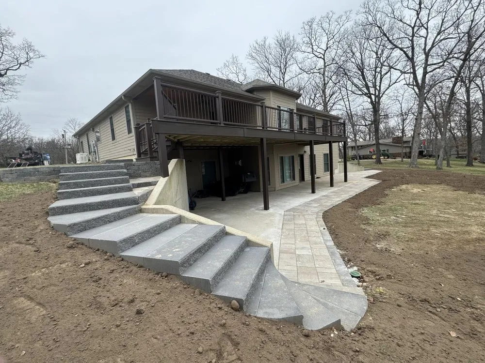 Expert yard cleanup service for beautiful yards across Lake Ozark, MO - Oso's Landscaping