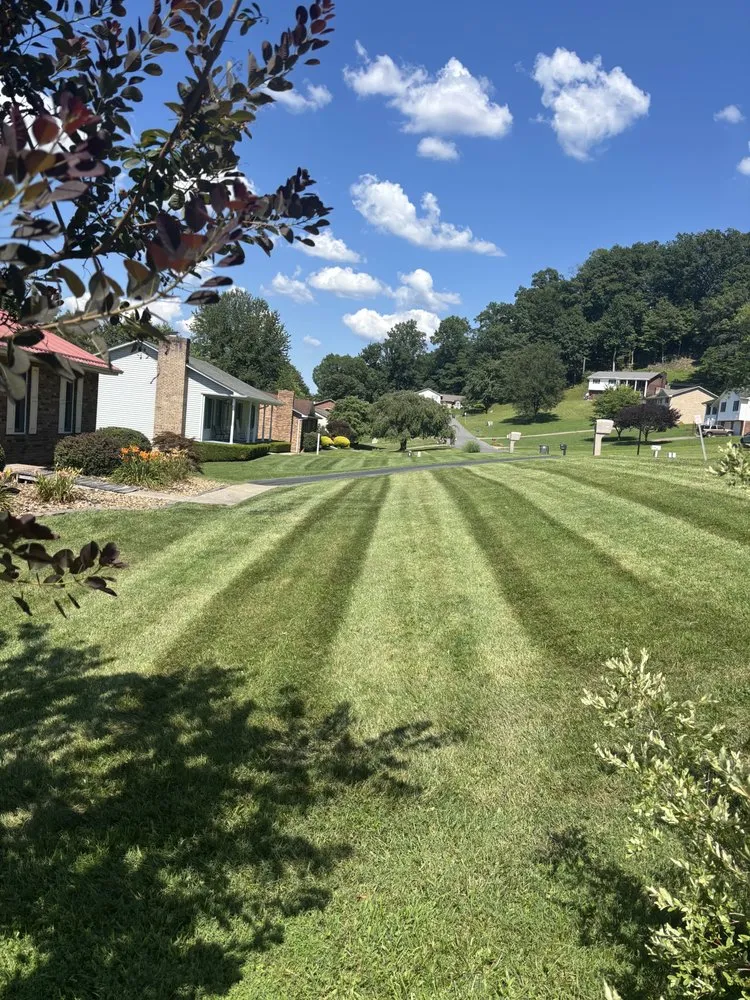 Professional lawn care service with custom design in Kingsport, TN by Osteen Brothers