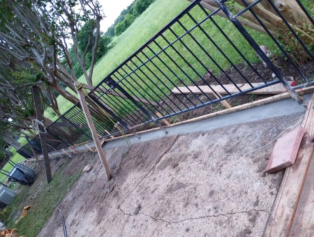 Expert lawn mowing service in Dallas, TX - Oswaldo Jiron Landscaping Service