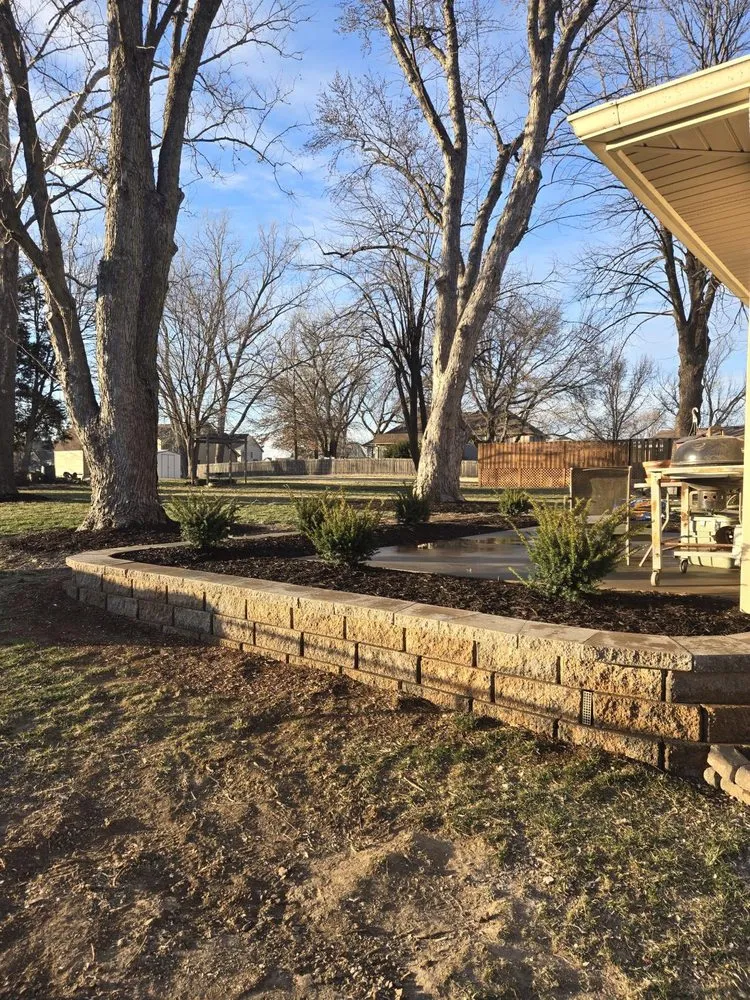 Custom residential landscaping experts serving Overland Park, KS - Otero Landscaping