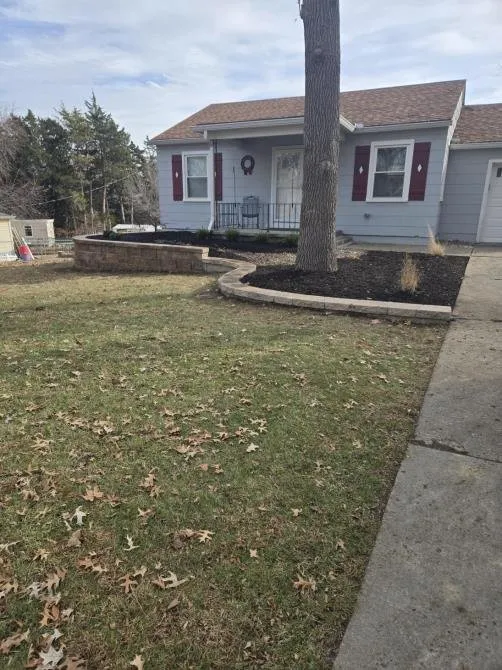 Local yard cleanup service experts serving Overland Park, KS - Otero Landscaping