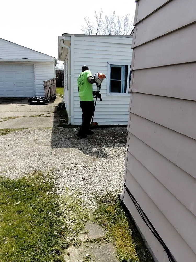 Professional yard maintenance in Cleveland, OH - Our Top Priority