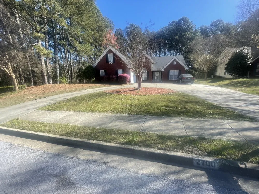 Affordable garden landscaping in Monroe, GA by Out Line Landscape