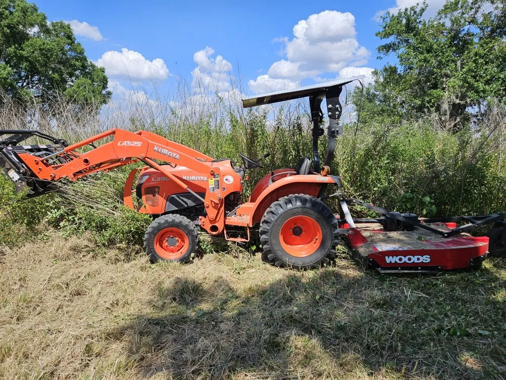 Top-rated lawn care service with custom design in Lithia, FL by Outdoor Accommodations