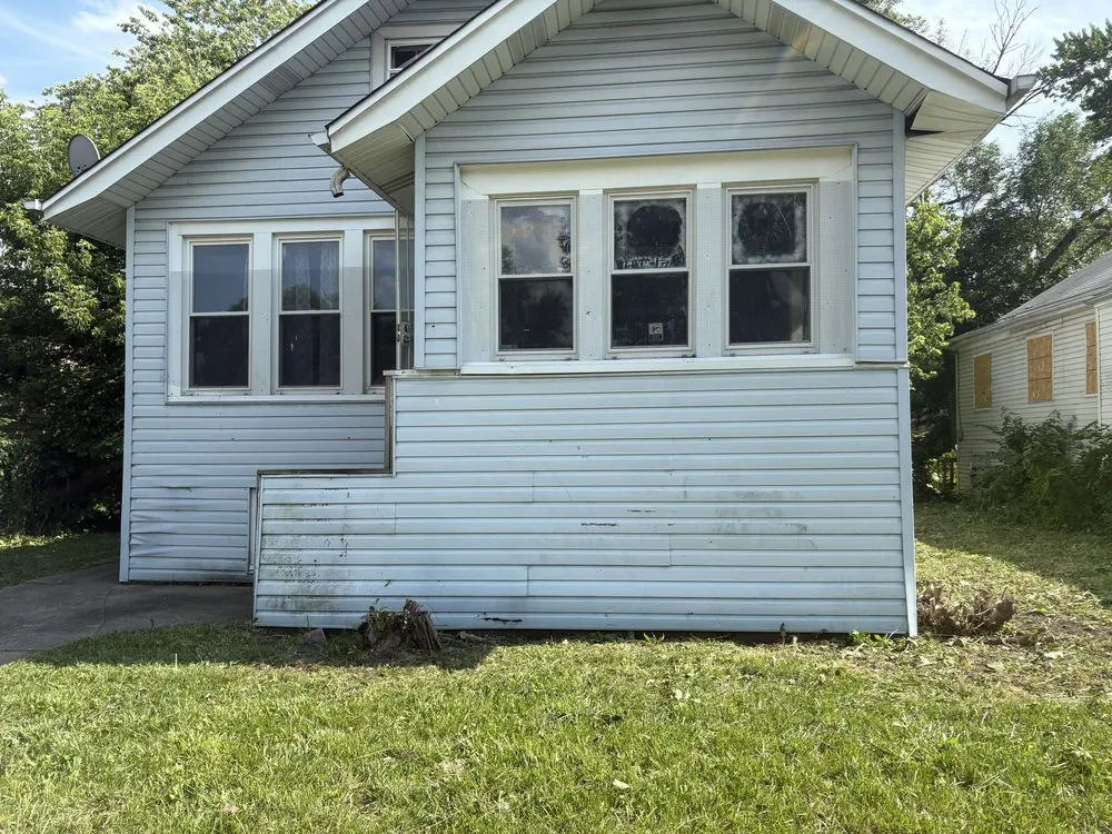 Professional garden landscaping for residential properties across Chicago, IL - OUTDOOR ART LANDSCAPE & CONSTRUCTION