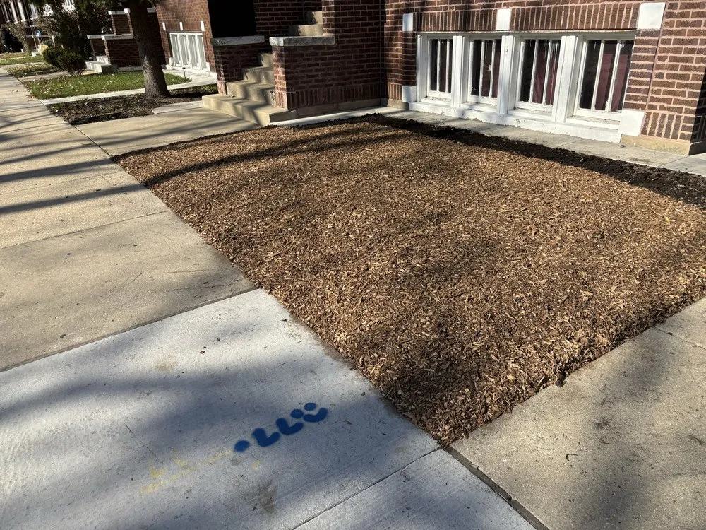 Professional garden landscaping for residential properties in Chicago, IL by OUTDOOR ART LANDSCAPE & CONSTRUCTION