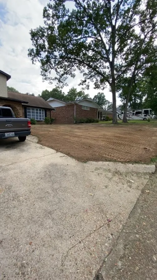 Reliable yard maintenance in Poplar Bluff, MO by Outdoor Cleanup