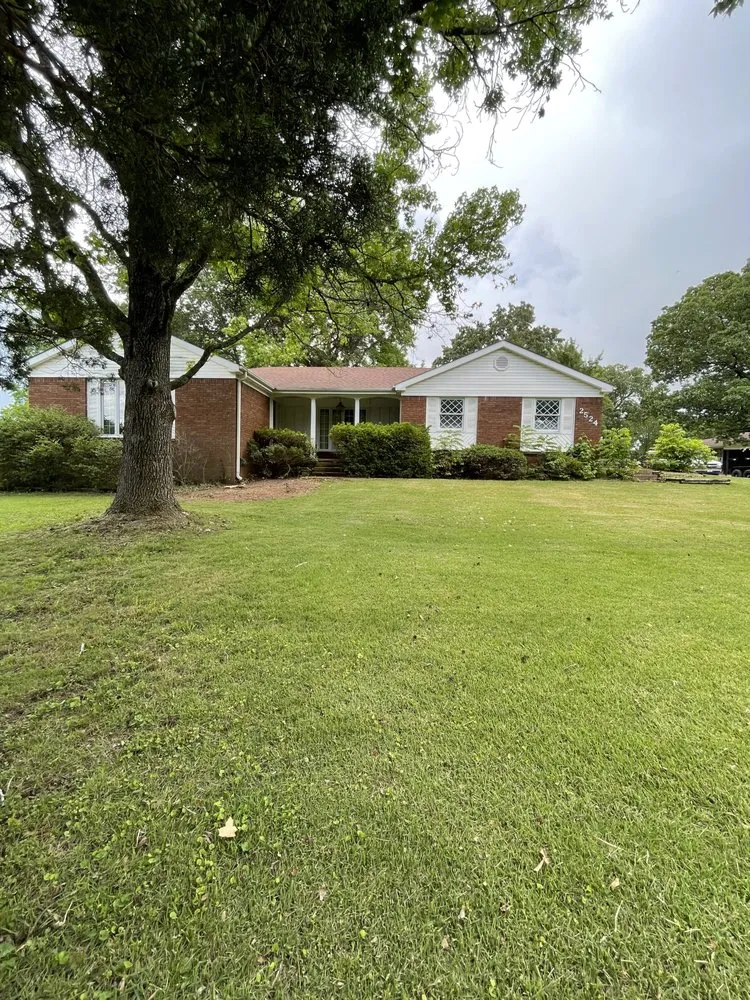 Professional outdoor landscaping in Poplar Bluff, MO - Outdoor Cleanup