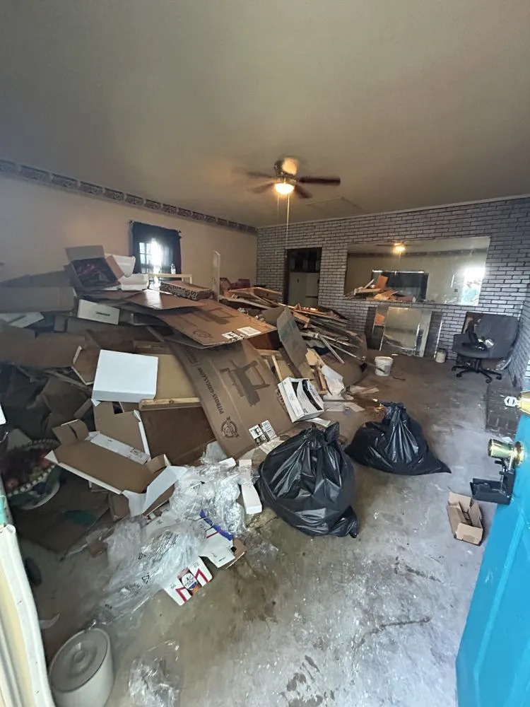 Professional landscape design in Poplar Bluff, MO - Outdoor Cleanup