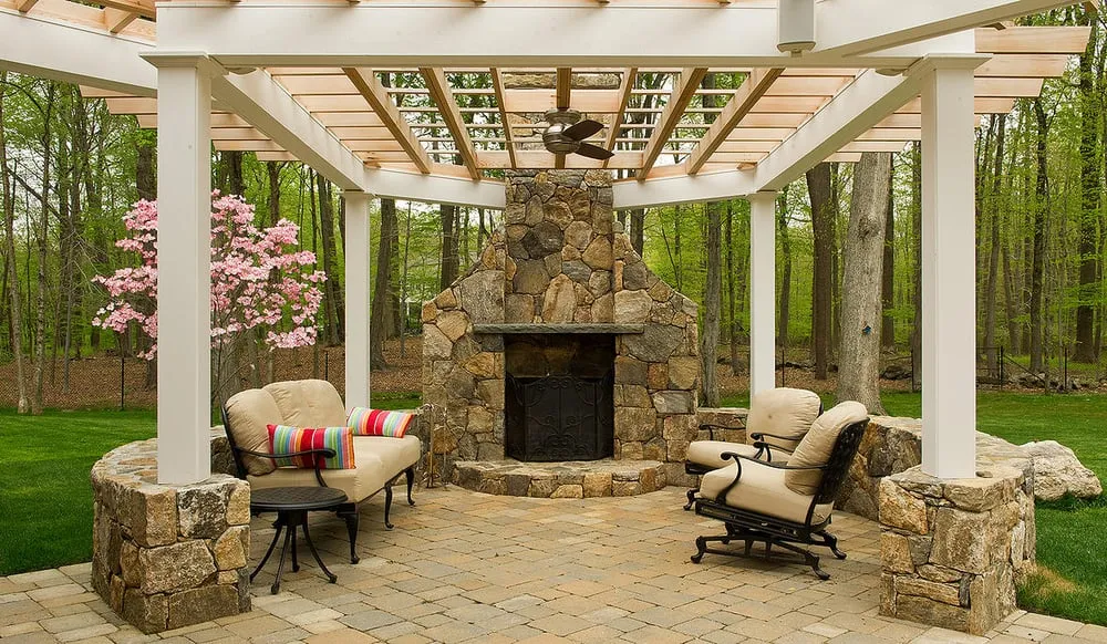 Custom lawn mowing service in Fairfield, CT - Outdoor Design and Living