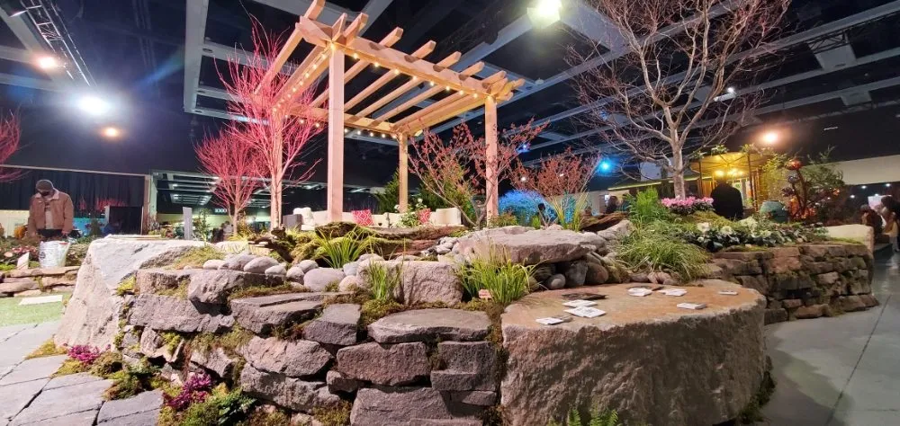 Affordable lawn mowing service experts serving Seattle, WA - Outdoor Design by OZ