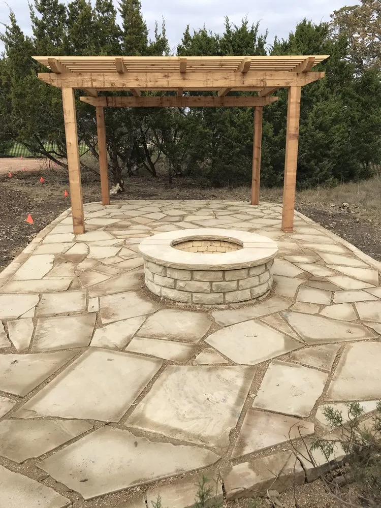 Professional garden landscaping in Hutto, TX - Outdoor Designs