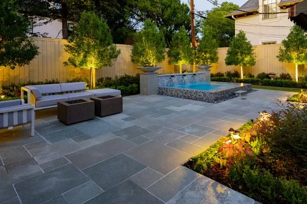 Outdoor Elements Logo