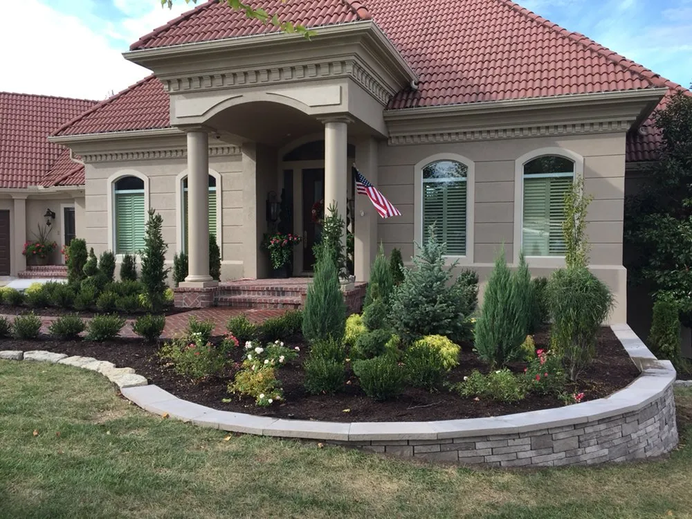 Custom lawn care service experts serving Blue Springs, MO - Outdoor Escapes