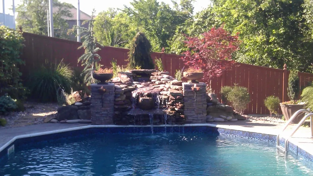 Affordable yard maintenance in Blue Springs, MO - Outdoor Escapes