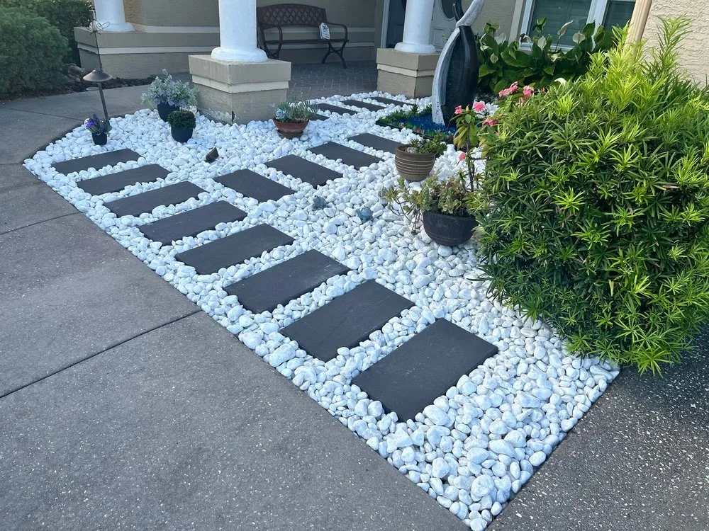 Reliable yard maintenance in Palmetto, FL by Outdoor Greatest Solutions