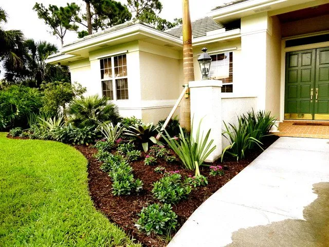 Trusted yard cleanup service experts serving Palmetto, FL - Outdoor Greatest Solutions