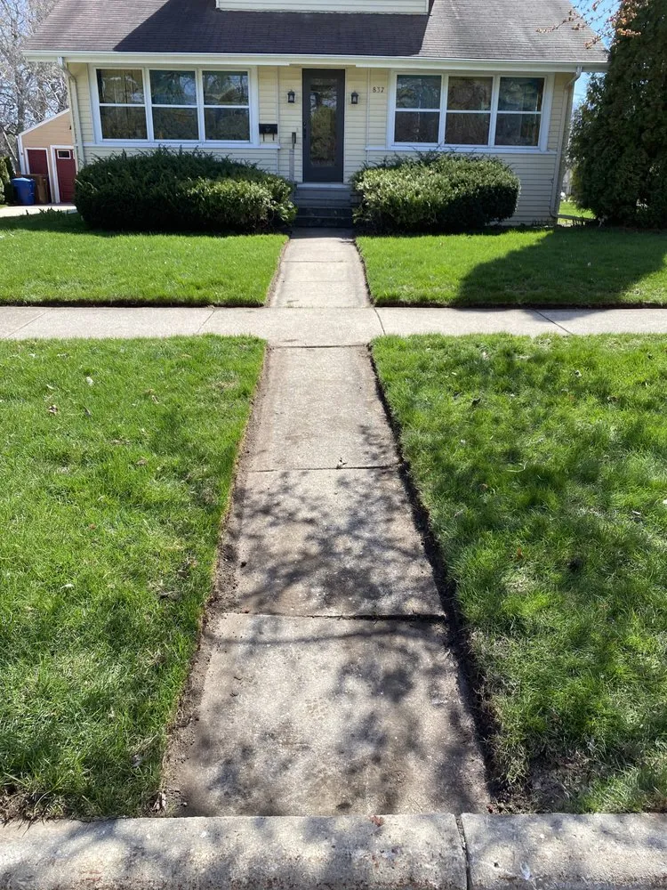 Expert yard cleanup service experts serving Neenah, WI - Outdoor Independence