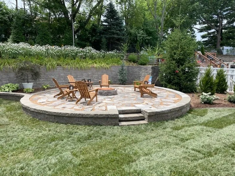Custom garden landscaping in Saint Louis, MO by Outdoor Lifestyle Innovations