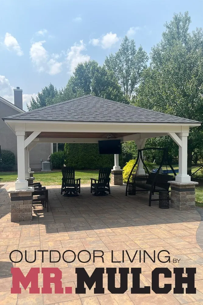 Affordable landscaping services experts serving Columbus, OH - Outdoor Living By Mr Mulch