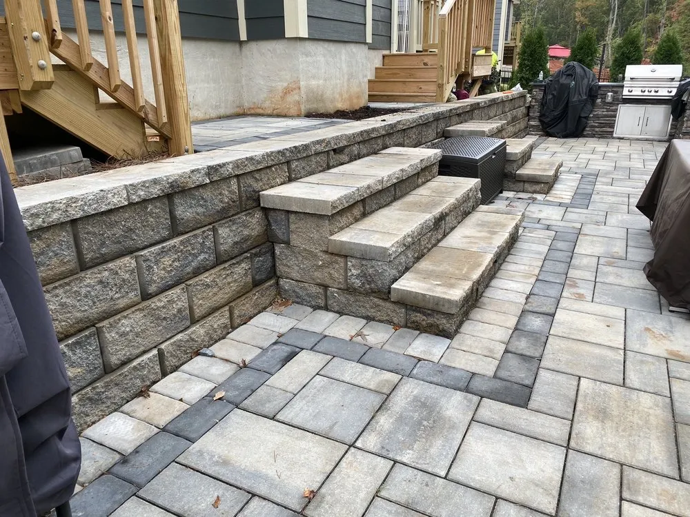 Top-rated lawn care service in Charlotte, NC - Outdoor Living Experts